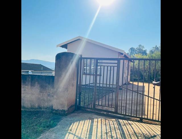 3 BEDROOM PROPERTY TO RENT IN PANORAMA GARDENS